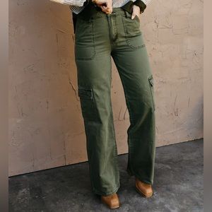 Size 32 NWT Vervet Olivia Wide Leg Cargo Denim